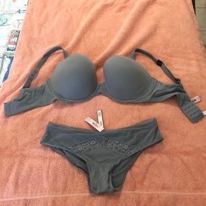 NWT Victoria’s Secret body by Victoria Bra & Panty